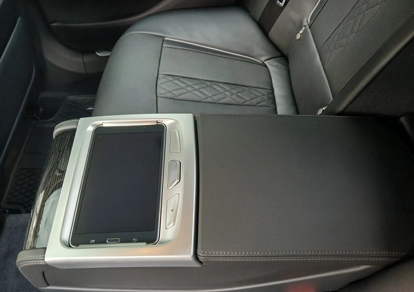 BMW Seria 7 cena 184500 przebieg: 102168, rok produkcji 2016 z Jaworzno małe 529